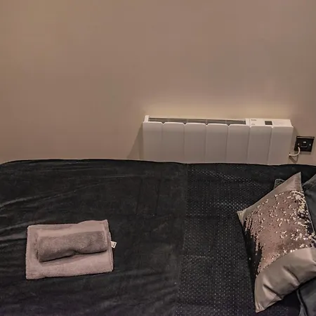 Bv Comfy Spacious 3 Bedroom Townhouse At One Cliff Oak Leeds Perfect For Contractors Apartment