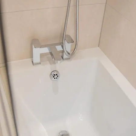 Bv Comfy Spacious 3 Bedroom Townhouse At One Cliff Oak Leeds Perfect For Contractors *