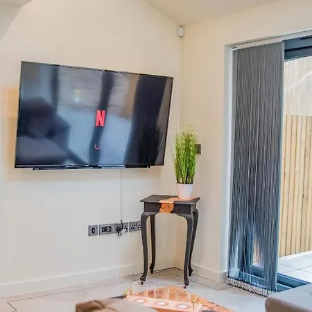 Bv Comfy Spacious 3 Bedroom Townhouse At One Cliff Oak Leeds Perfect For Contractors Apartamento