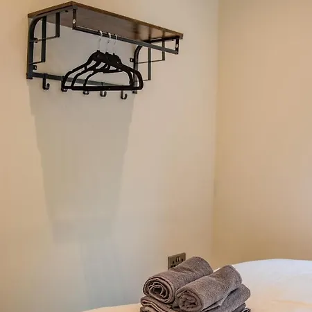 Bv Comfy Spacious 3 Bedroom Townhouse At One Cliff Oak Leeds Perfect For Contractors * Leeds (West Yorkshire)