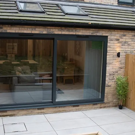 Apartamento Bv Comfy Spacious 3 Bedroom Townhouse At One Cliff Oak Leeds Perfect For Contractors *